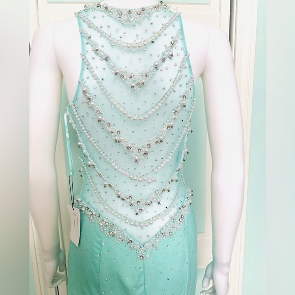 Size 6 Aqua Pastel Green Seafoam Slit fitted prom dress gown Unique Pearl work - Picture 4 of 5